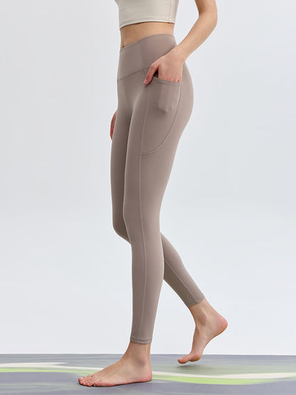 N66LYCRA®素材 美尻 マルチポケット付き 9分丈 レギンス